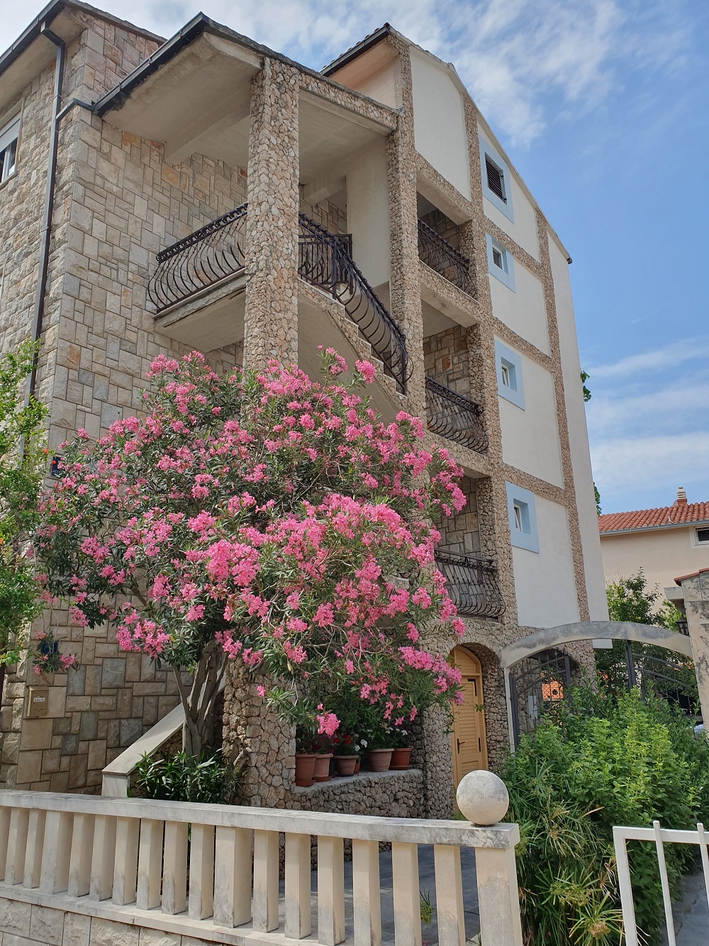 HOUSE IKO - Немира