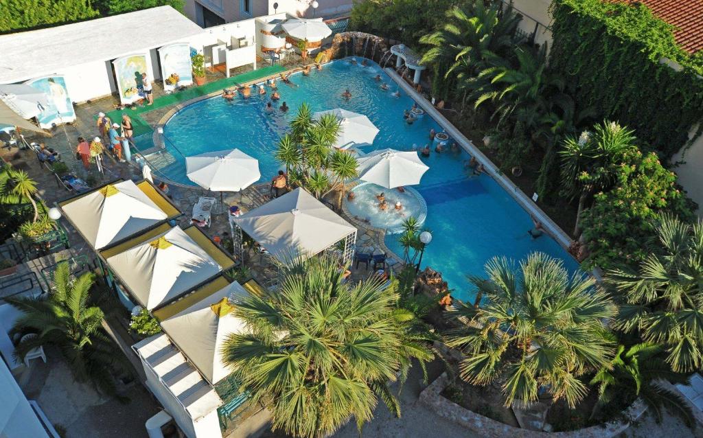 Hotel KENTRIKON SPA - Едипсос